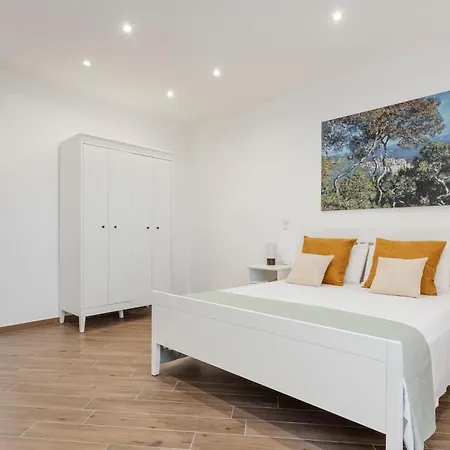 Old Port Luxury Apartment Palermo
