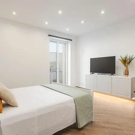 Old Port Luxury Apartment *