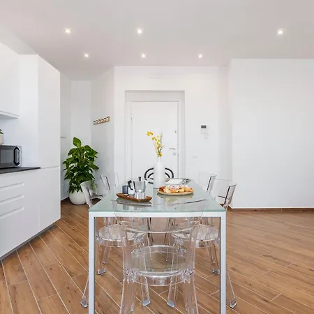 Apartment Old Port Luxury *