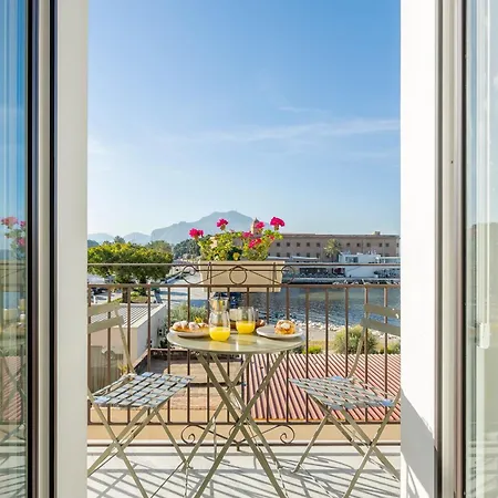 Old Port Luxury Apartment