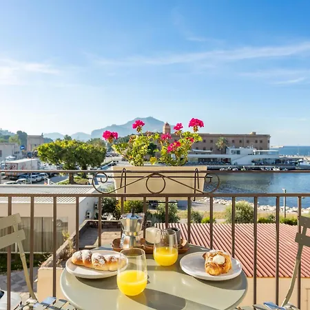 Old Port Luxury Apartment