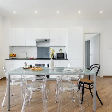 Apartment Old Port Luxury *