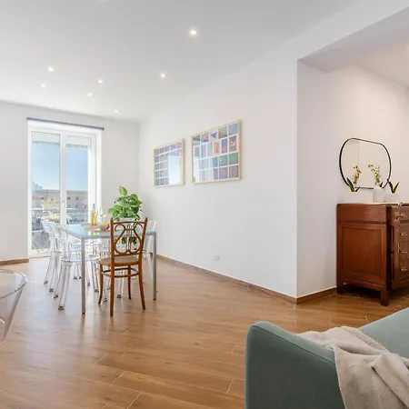 Apartment Old Port Luxury