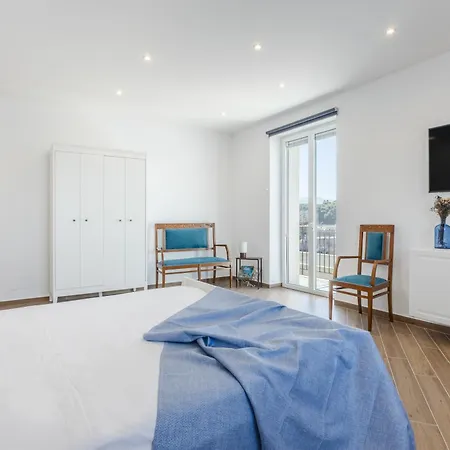 Old Port Luxury Apartment *