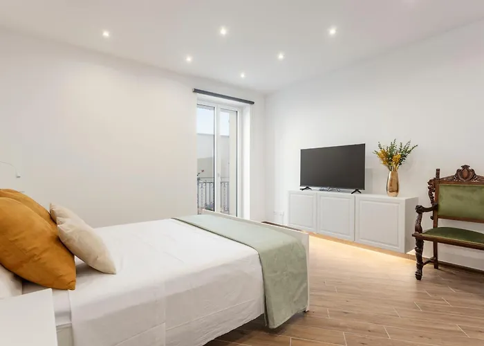 Old Port Luxury Apartment *