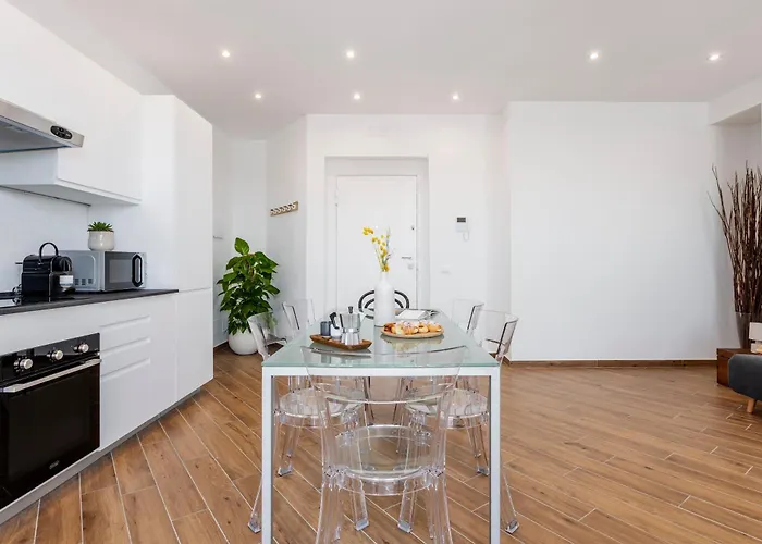 Apartment Old Port Luxury *