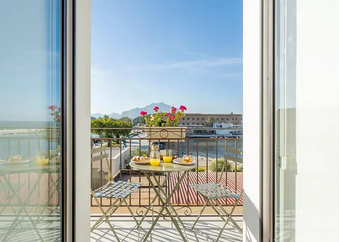 Old Port Luxury Apartment