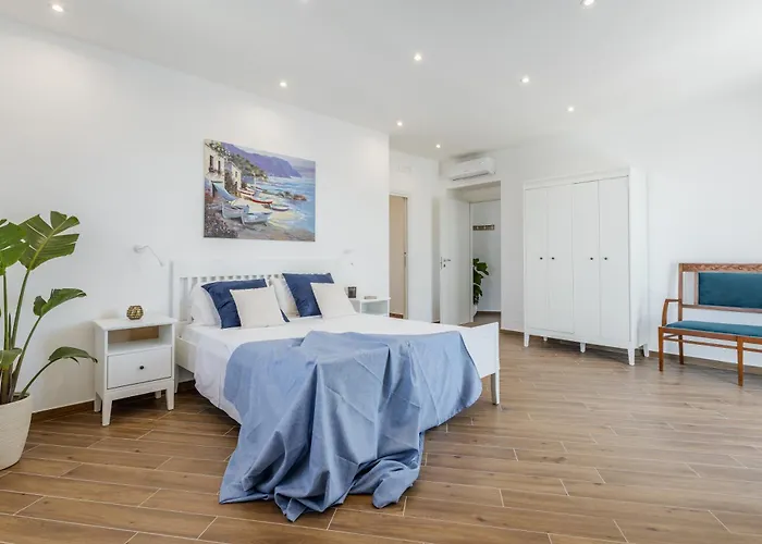 Old Port Luxury Apartment