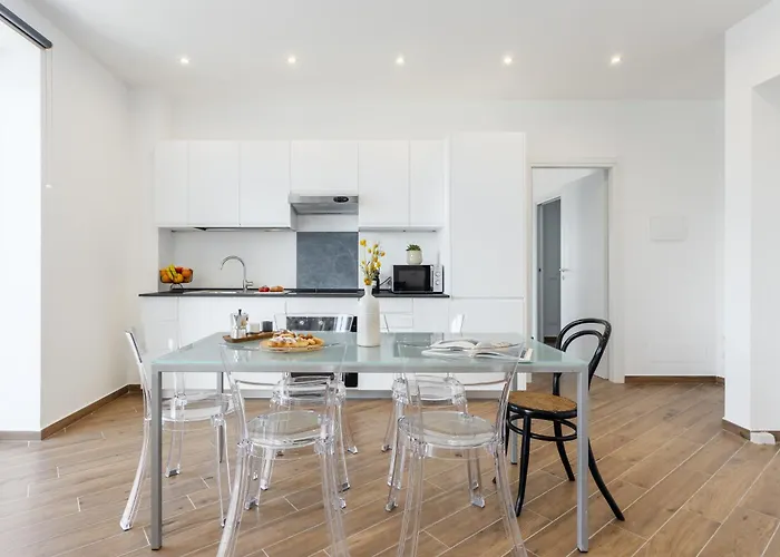 Apartment Old Port Luxury *