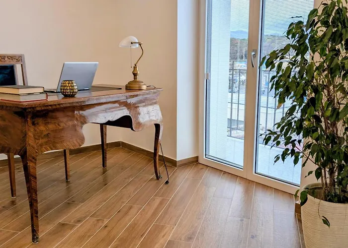 Apartment Old Port Luxury *